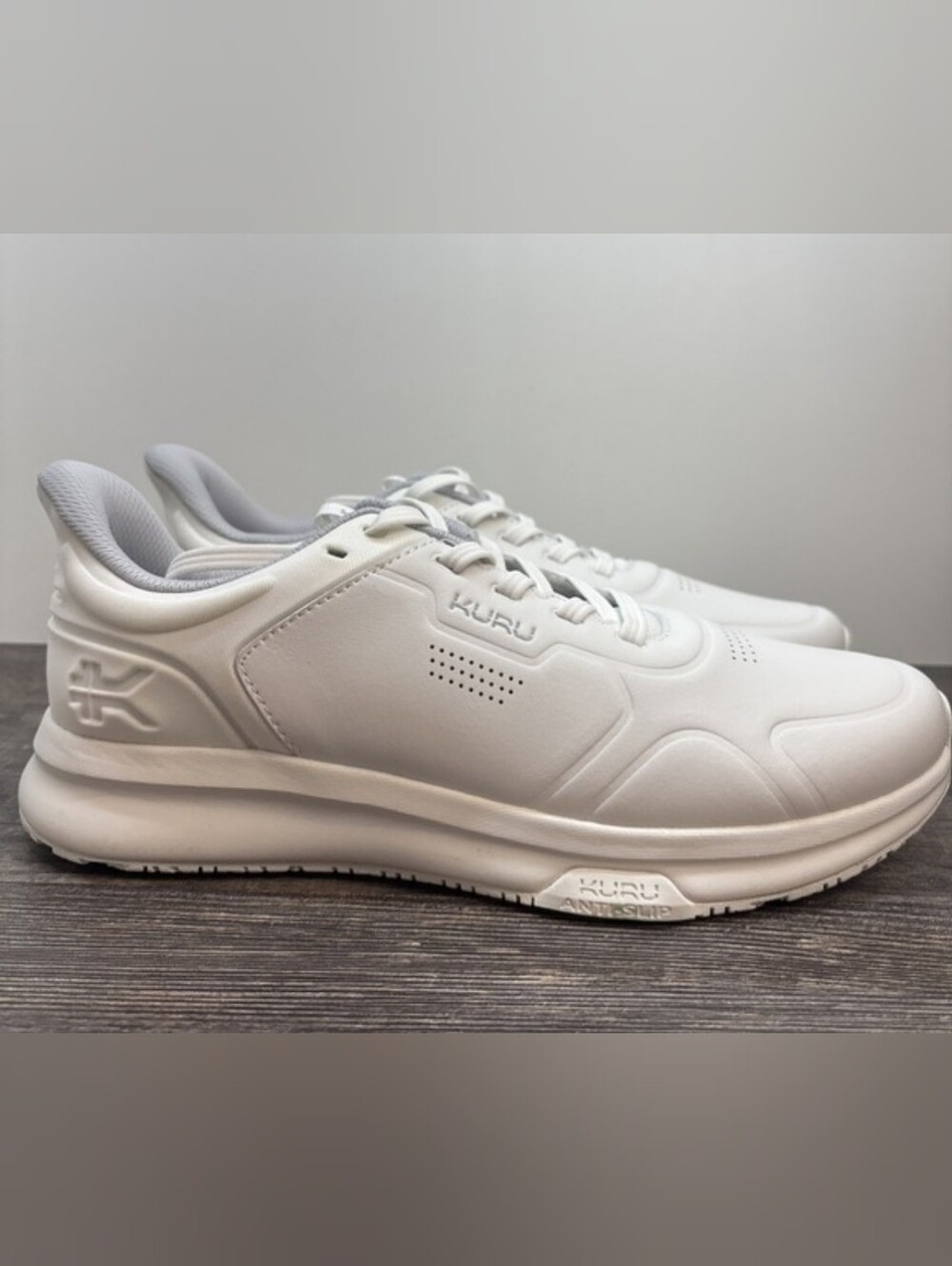 NEW/Unworn KURU Shift Women's 10 Bright White Walking Anti-Slip Shoes Sneakers
